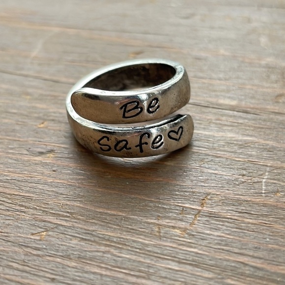 Silver “Be Safe” Wrap Quote Ring - Picture 6 of 8